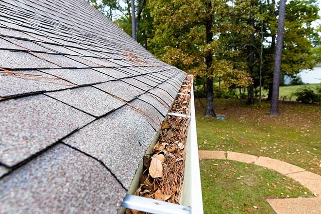 safety precautions for gutter cleaning